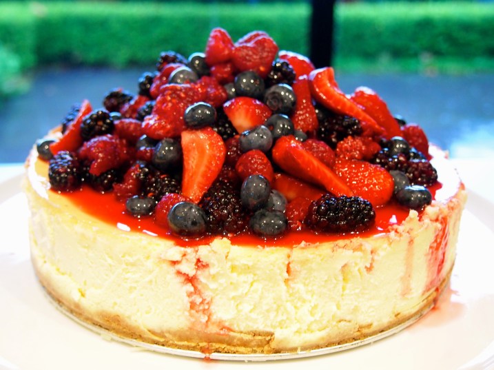 Perfect Cheesecake with Mixed Berry Topping