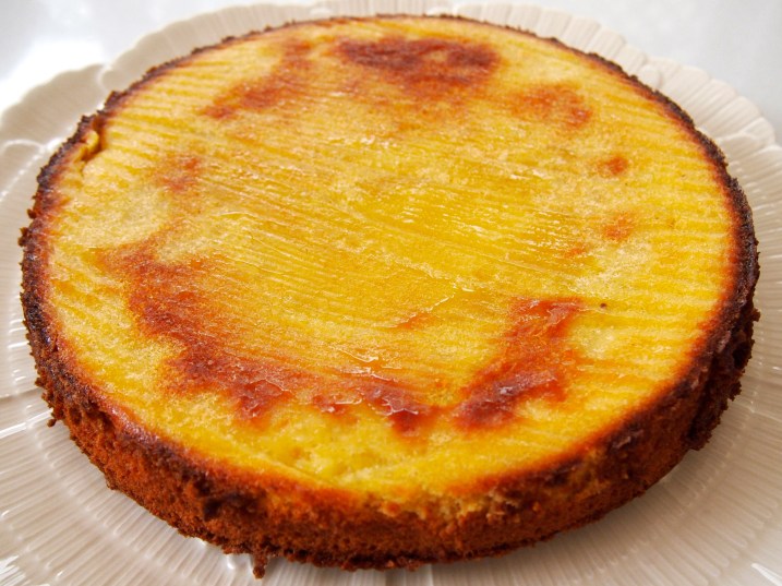 White Chocolate & Almond Cake