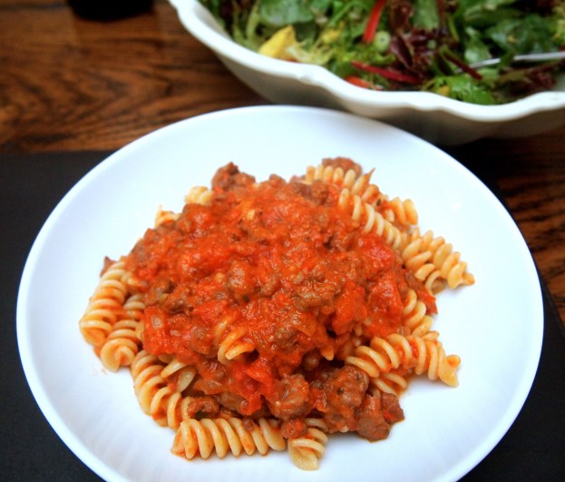 Pasta with Sausages, Tomatoes & Cream 