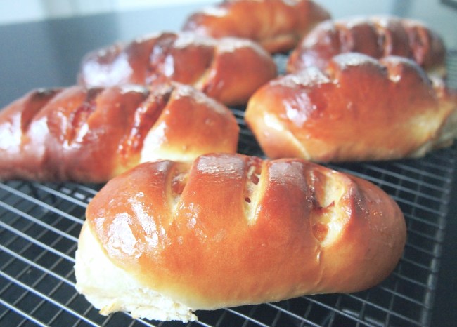 Ham & Cheese Stuffed Bread Rolls