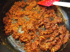 Frying spice paste for Kapitan Chicken