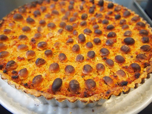 Golden Syrup & Macadamia Tart