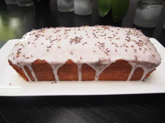 Best Ever Tea Cake - Lemon Drizzle Cake