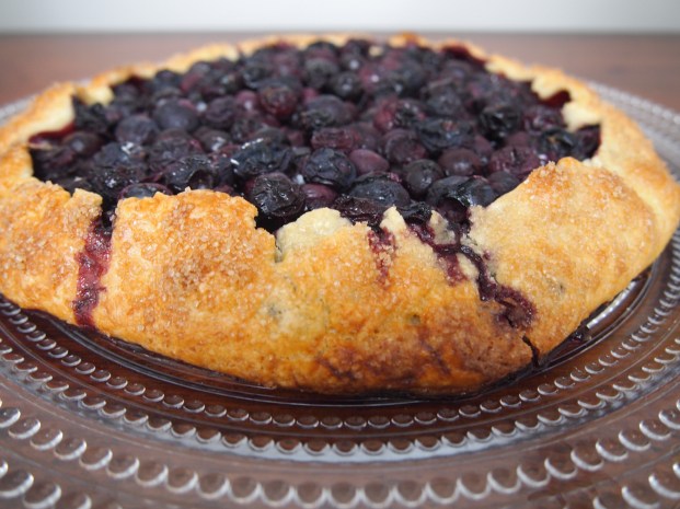 Easy free form Blueberry pie
